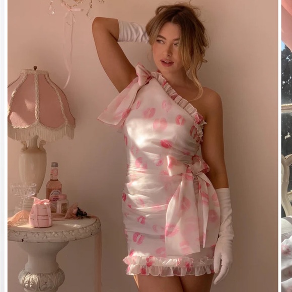 Selkie Dresses & Skirts - NWT Selkie‎ The Kiss on the Lips Carie Dress